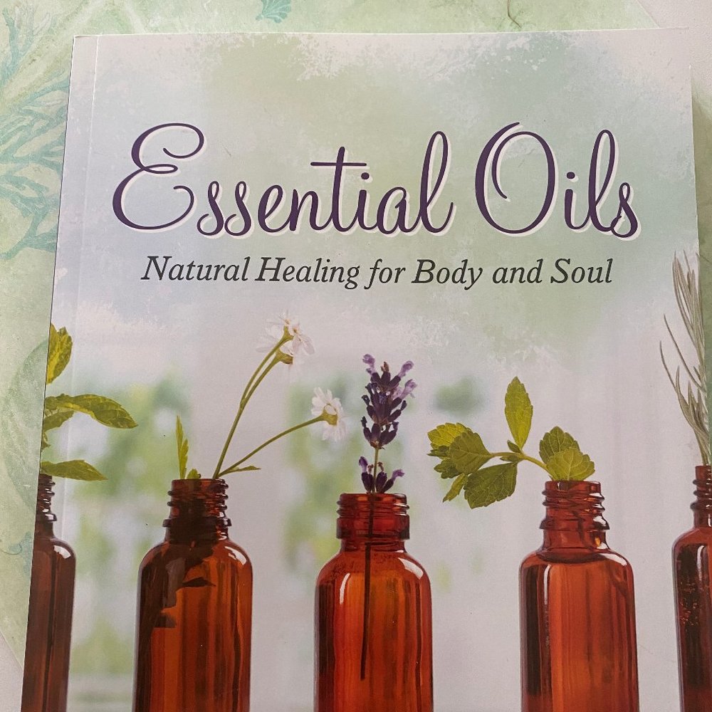 BRAND NEW ESSENTIAL OIL BOOK